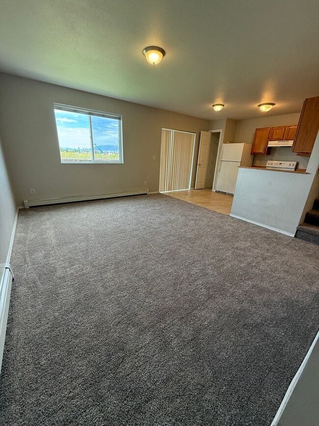 Building Photo - 1033 N River Rock Dr