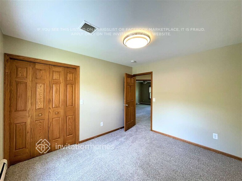 Building Photo - 400 Cimarron Rd