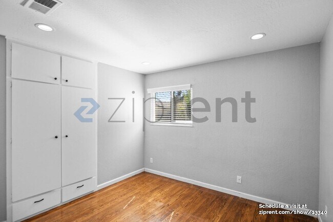 Building Photo - 6186 Alvord Way