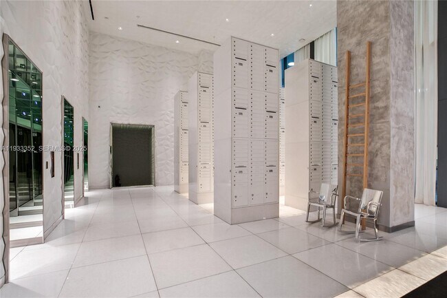 Building Photo - 1300 S Miami Ave