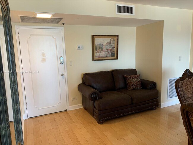 Building Photo - 6039 Collins Ave
