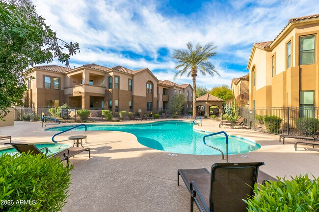 Building Photo - 7027 N Scottsdale Rd