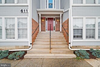 Building Photo - 611 Himes Ave