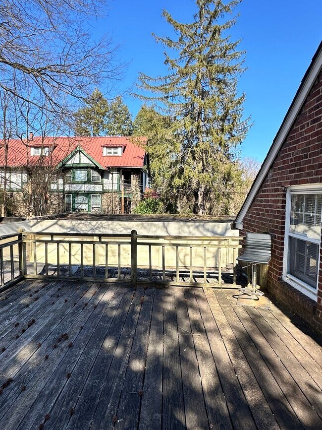 Building Photo - 2800 Woodpipe Ln