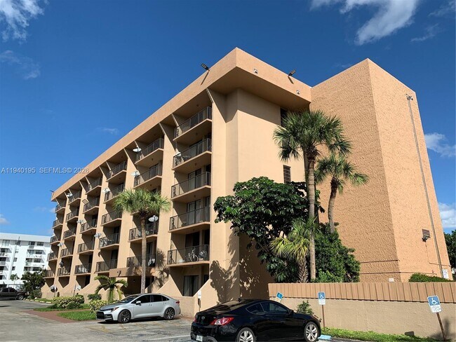 Building Photo - 16751 NE 9th Ave