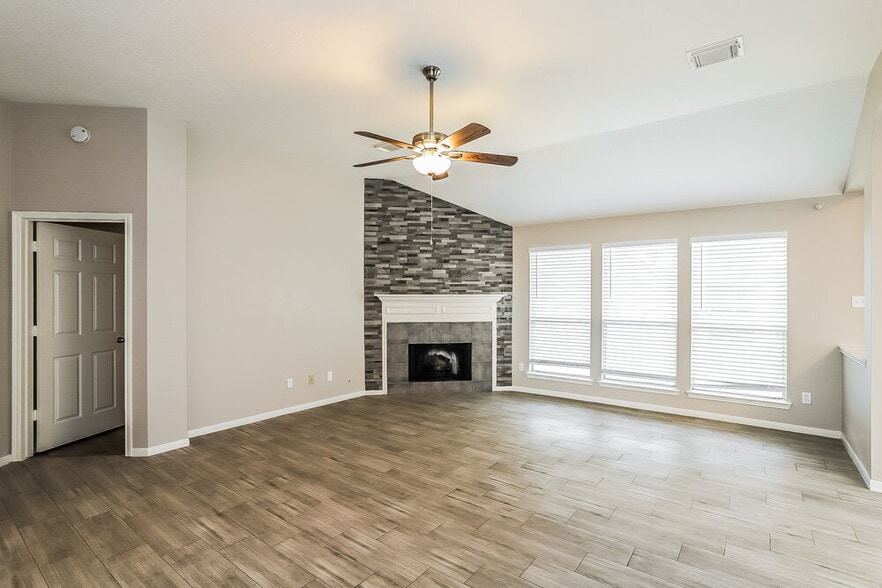 Building Photo - 5113 Orange Blossom Ct