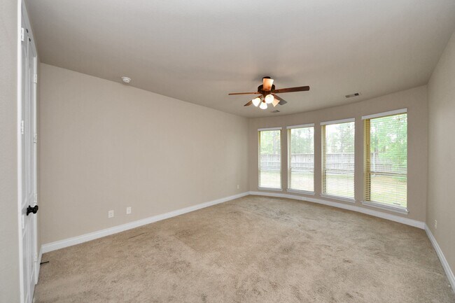 Building Photo - 343 Red Petal Ct