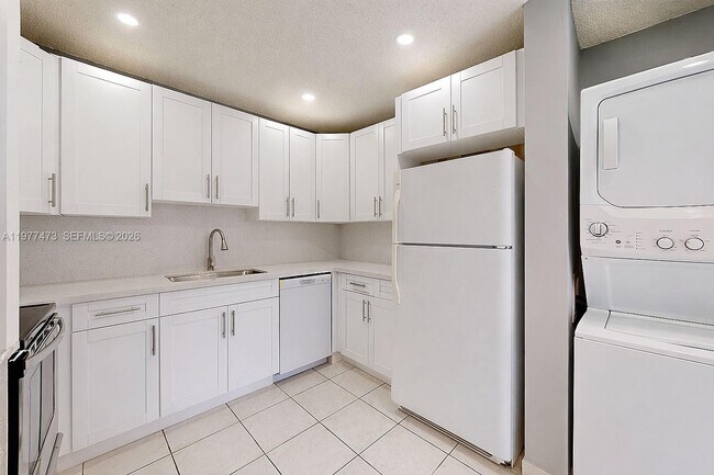 Building Photo - 7525 SW 153rd Pl