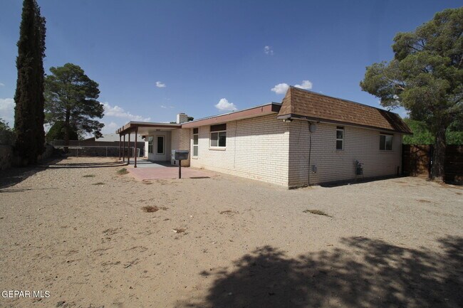 Building Photo - 351 Duanesburg St