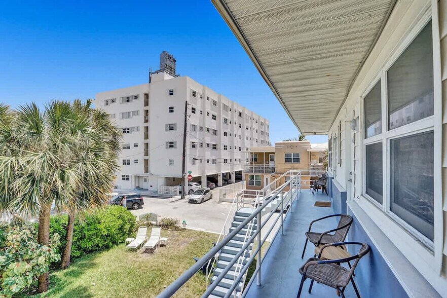 Building Photo - 810 S Surf Rd