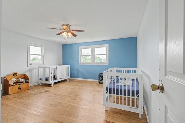 Building Photo - Spacious 5-Bedroom Home Near Radford University
