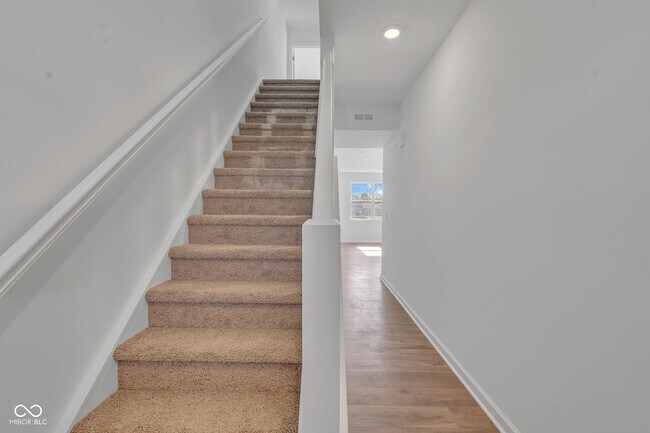 Building Photo - 6267 Wasco Dr