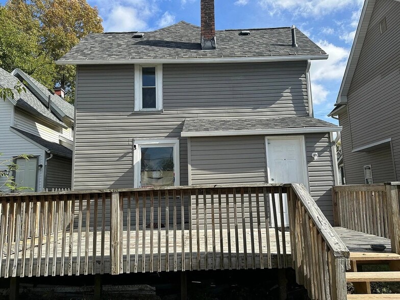 Building Photo - 1351 Logan Ave NW