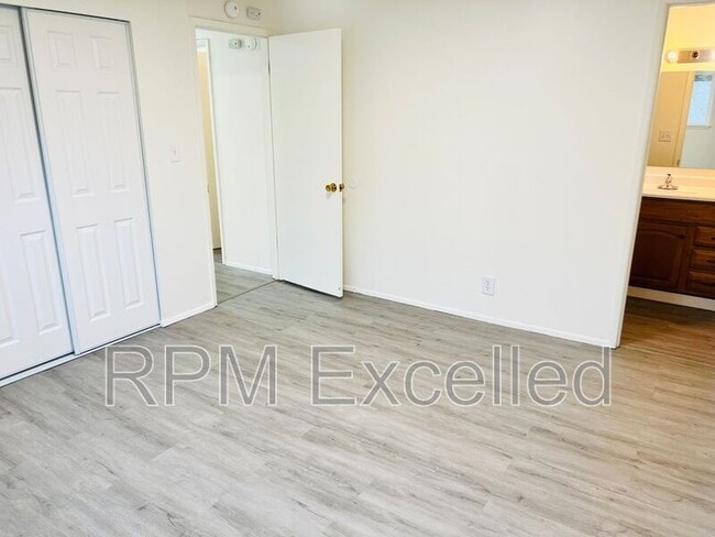 Building Photo - 2500 S 286th Pl