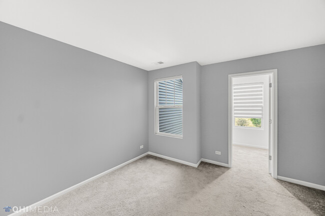 Building Photo - 597 Watercress Dr