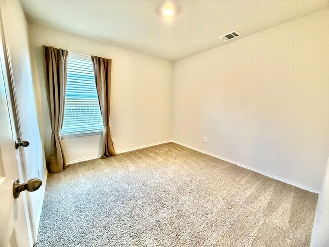 Building Photo - 4042 Bay Leaf Lp