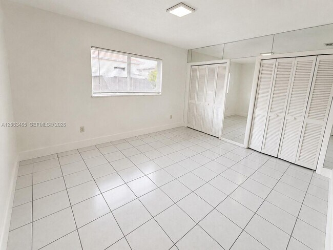 Building Photo - 3247 SW 92nd Ave