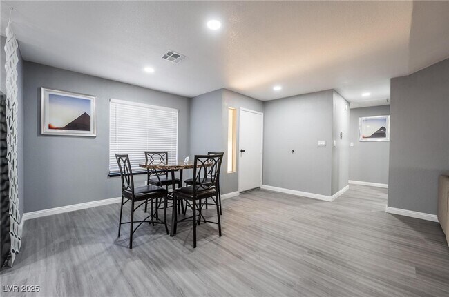 Building Photo - 7439 Trudy Ln