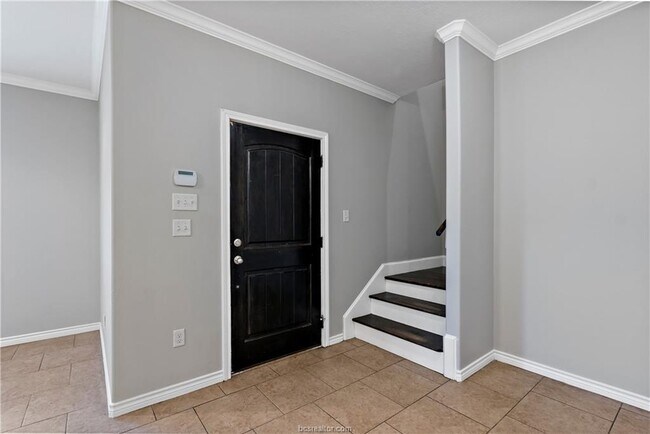 Building Photo - 4336 Nagle St