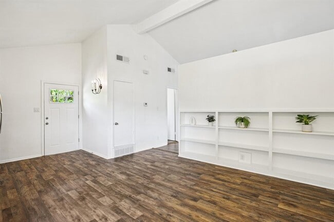 Building Photo - 101 Blue Ridge Trl #C C