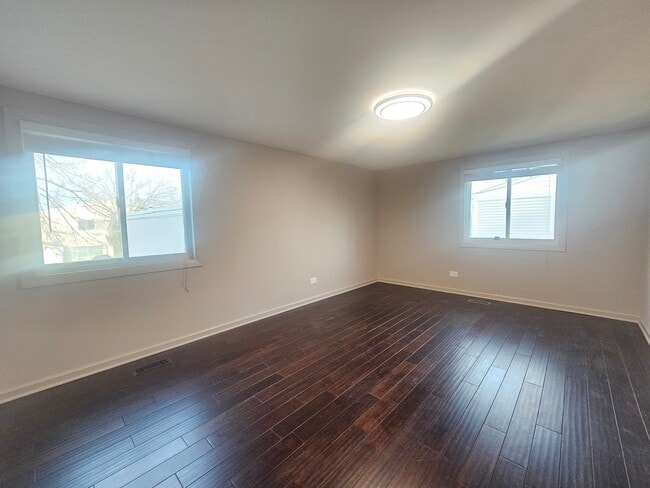 Building Photo - 841 Oxford Pl