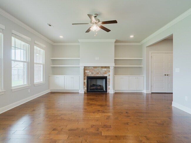 Building Photo - 940 W Ashmore Landing Loop