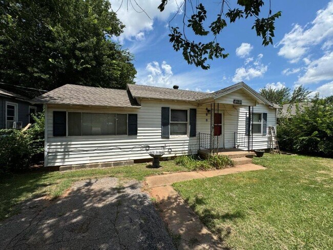 Building Photo - 4131 Laverne St