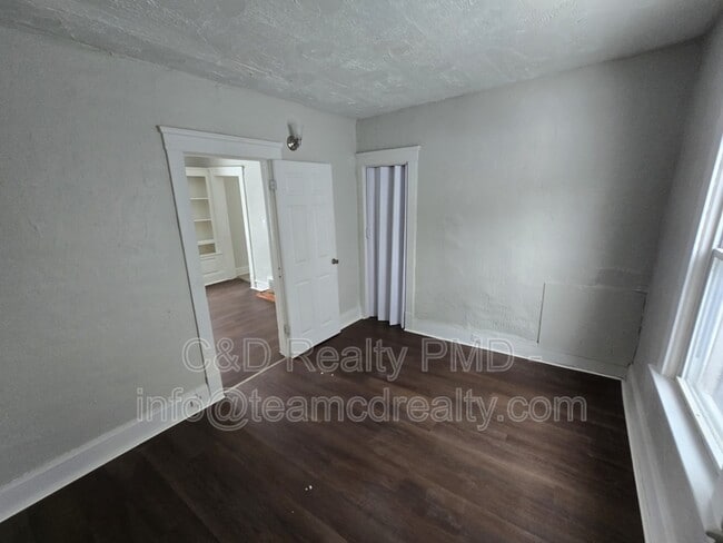 Building Photo - 13701 Benwood Ave