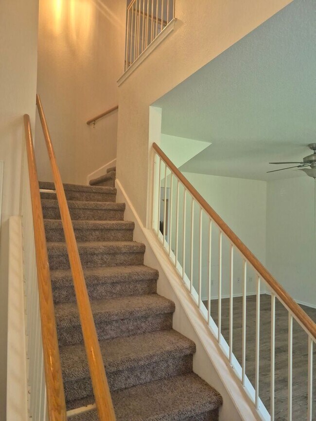 Building Photo - Spacious 3 bd home in a wonderful community.