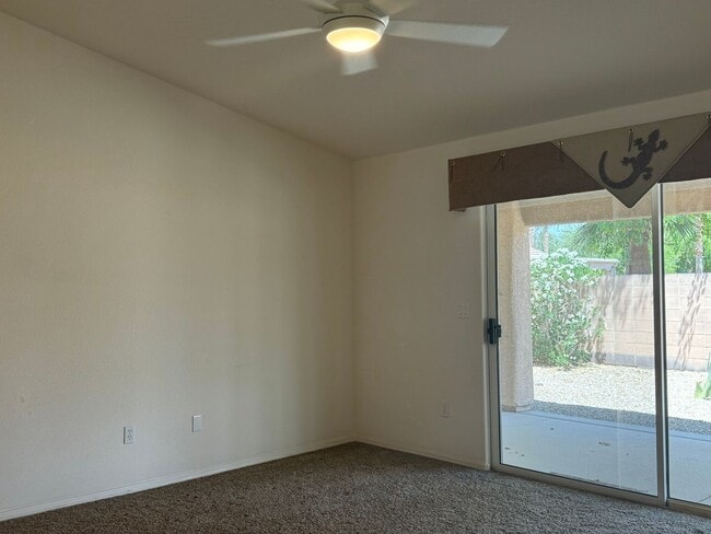 Building Photo - Rental