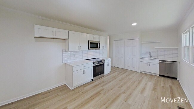 Building Photo - 206 Plaza Dr