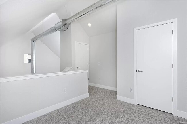 Building Photo - 1010 Depew St
