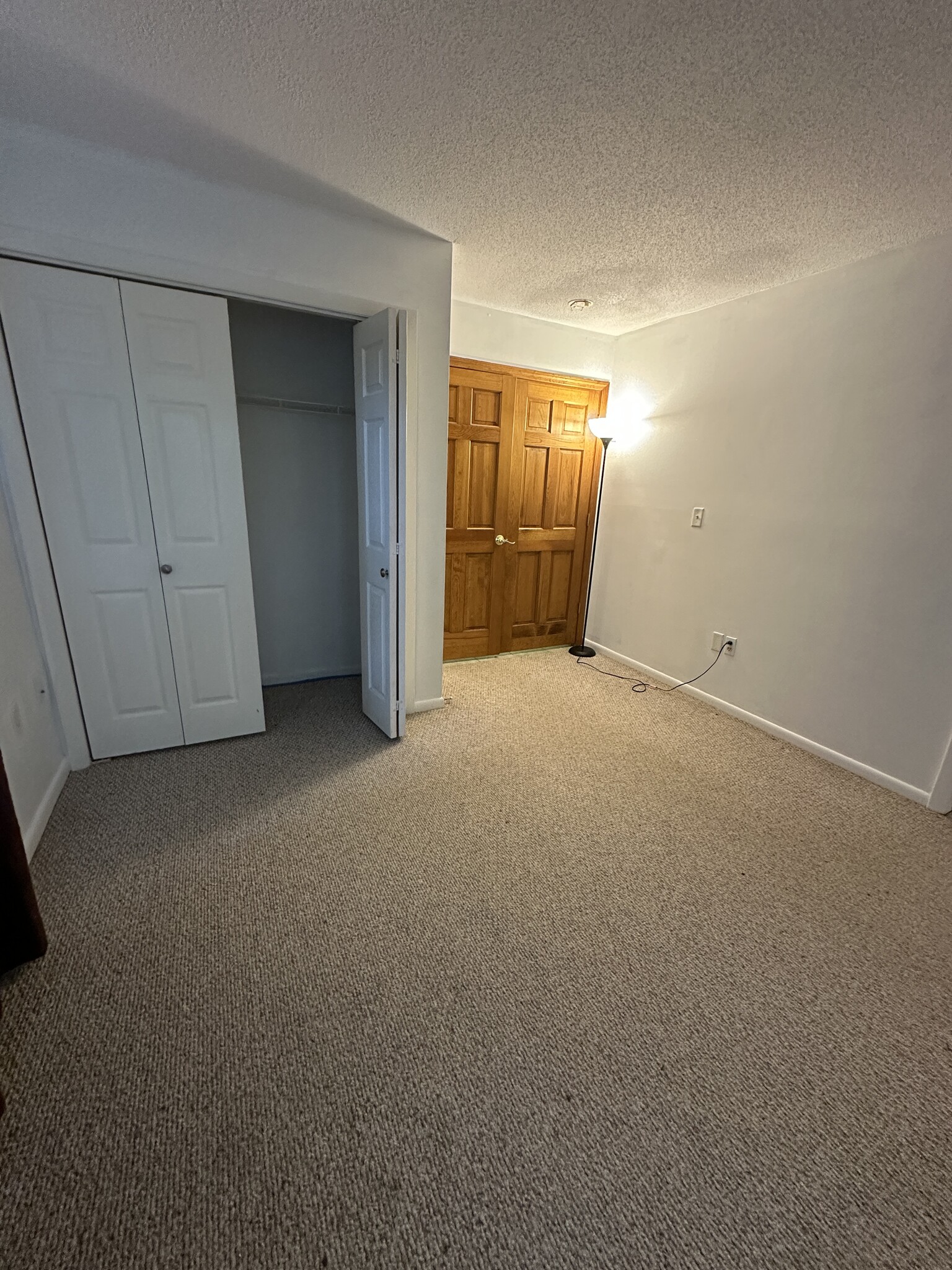 Building Photo - 101 Country Club Ct