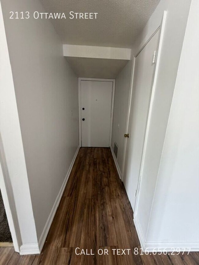 Building Photo - 2113 Ottawa St