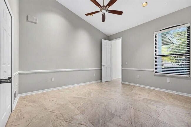 Building Photo - 8455 Woodbriar Dr