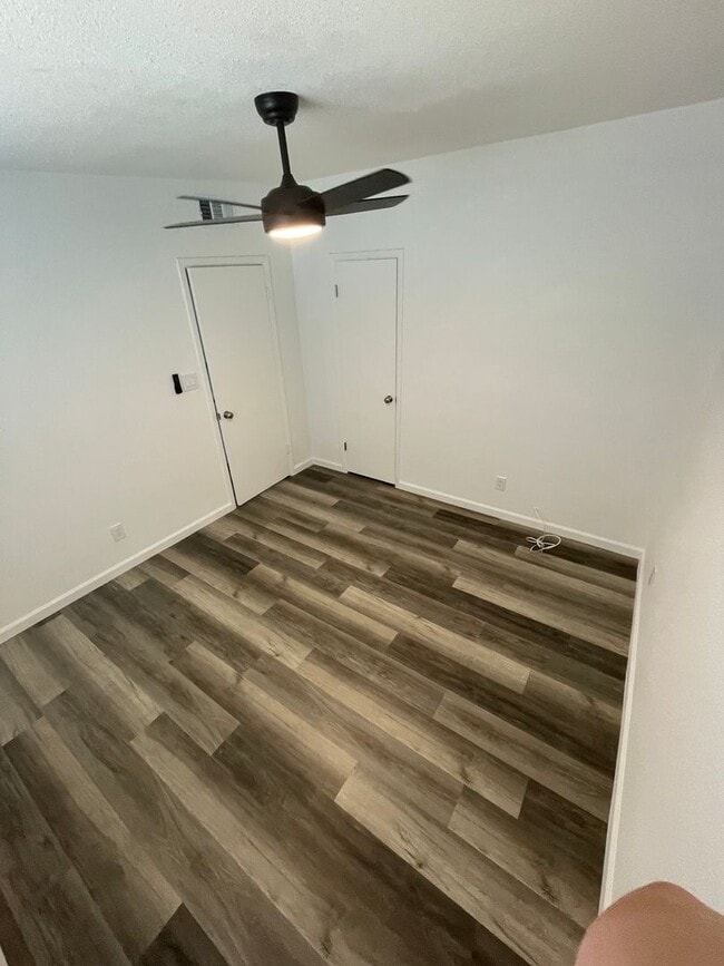 Building Photo - COMING SOON! 2 Bedroom, 1 Bath Apartment i...