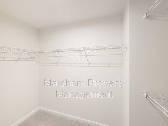Building Photo - 111 Marthawood Ln