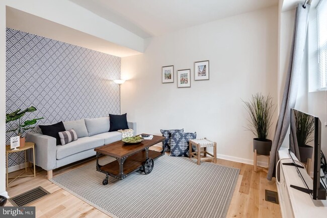 Building Photo - 2061 Kater St