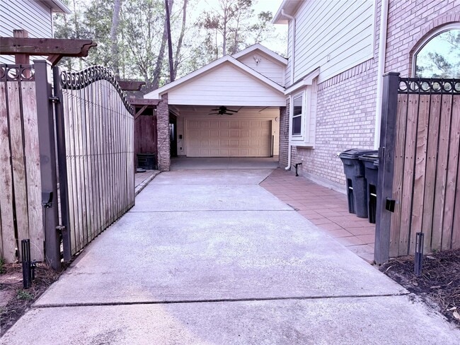 Building Photo - 12907 Lake Mist Dr