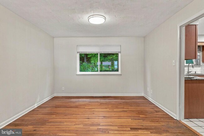 Building Photo - 4631 Hawksbury Rd