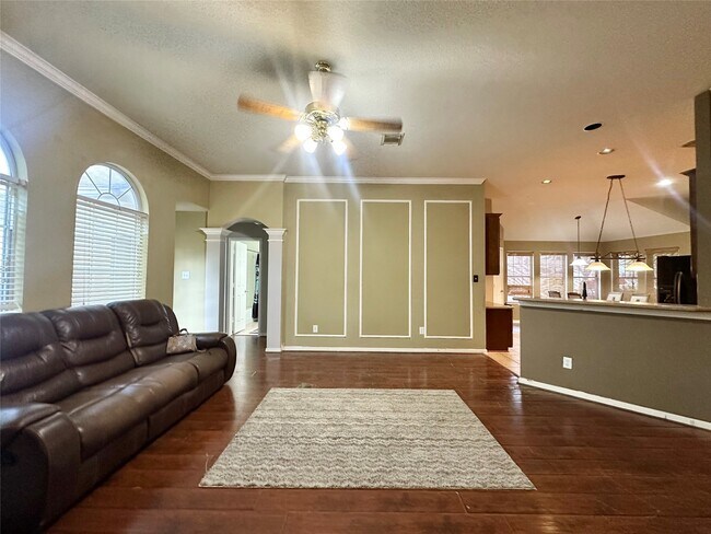 Building Photo - 19327 Gallatin Ln