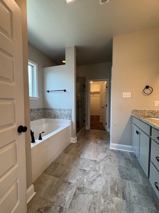 Building Photo - 234 Pumprock Dr