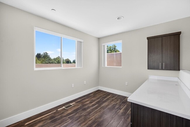 Building Photo - 18358 Saticoy St