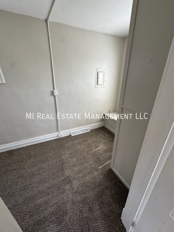 Building Photo - 634 Catawba Ave