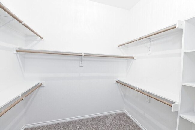 Building Photo - 5925 Silver Buckle Dr