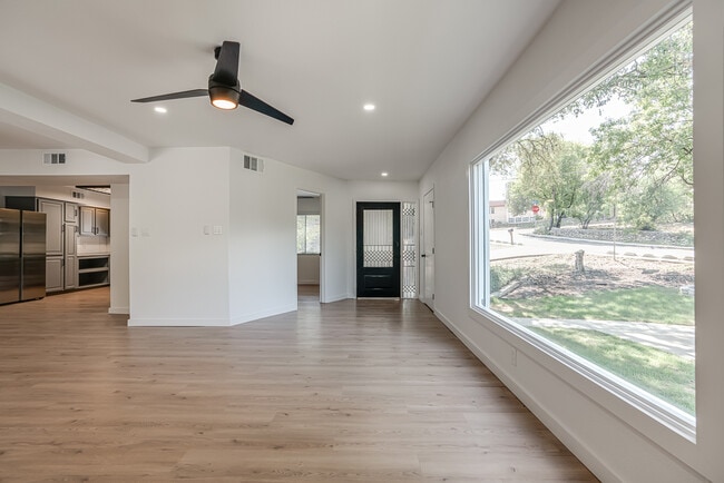 Upper living - 568 W Quill Dr