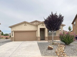 Building Photo - Newer home in Solcito Subdivision in Cente...