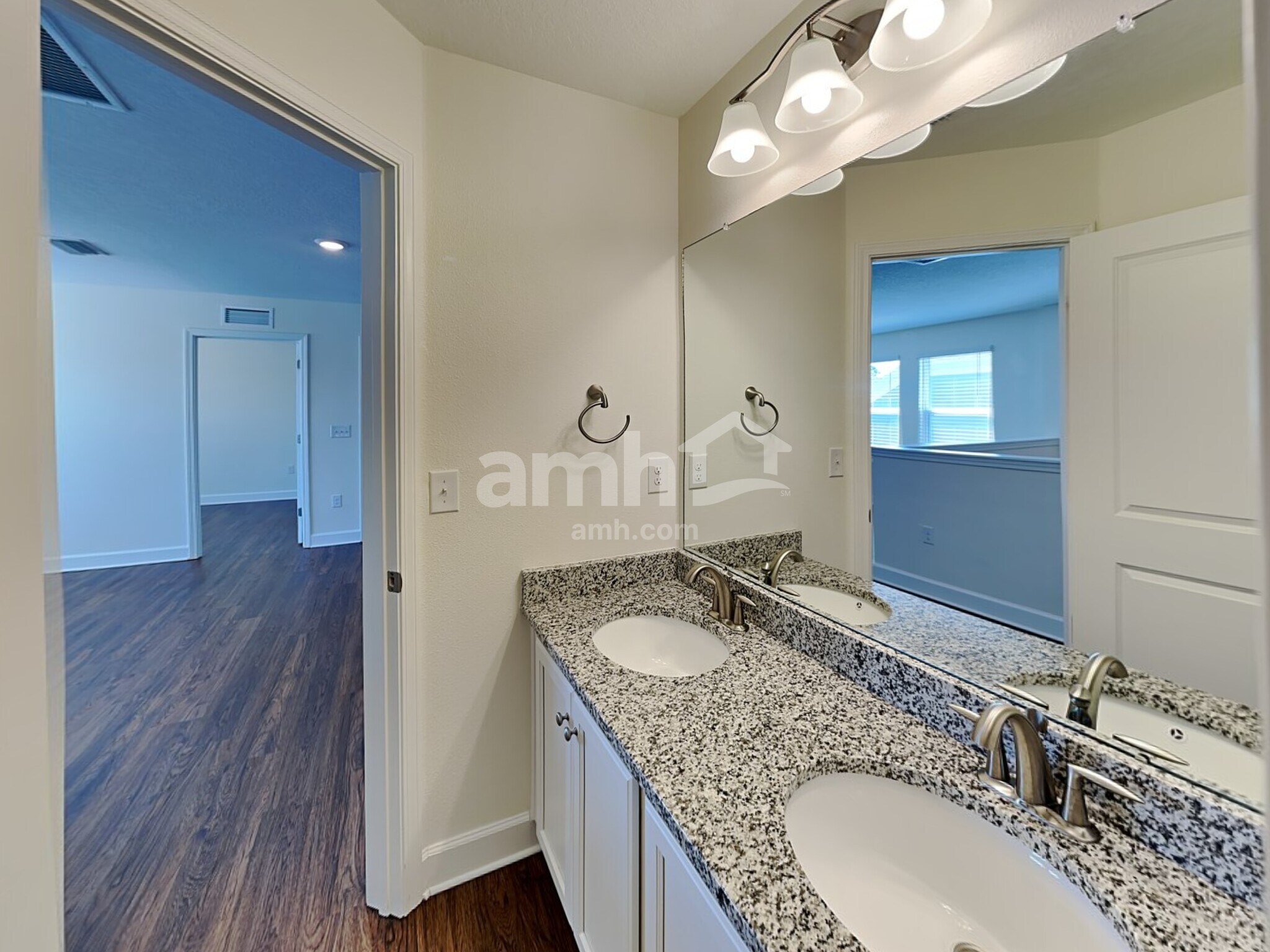 Building Photo - 524 Pine Terrace Dr