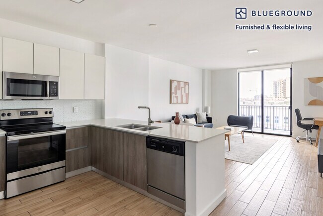 Building Photo - 1501 SW 37th Ave