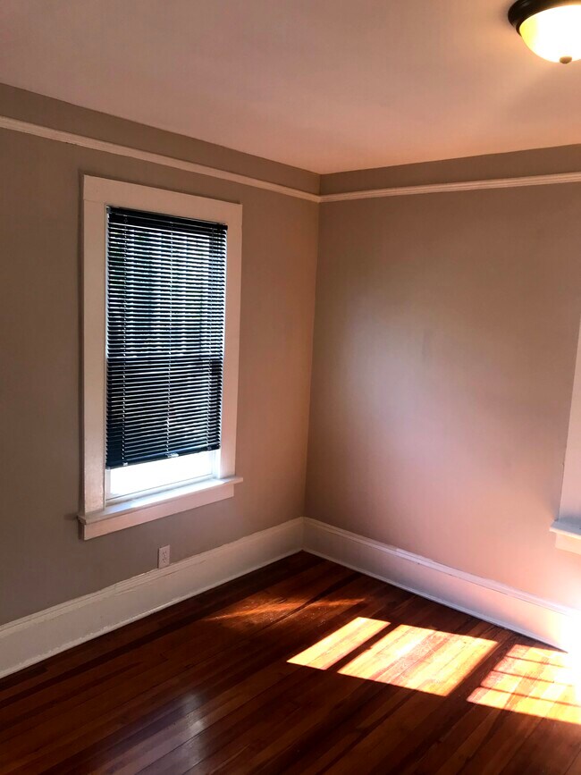 Building Photo - 604 Woodland St